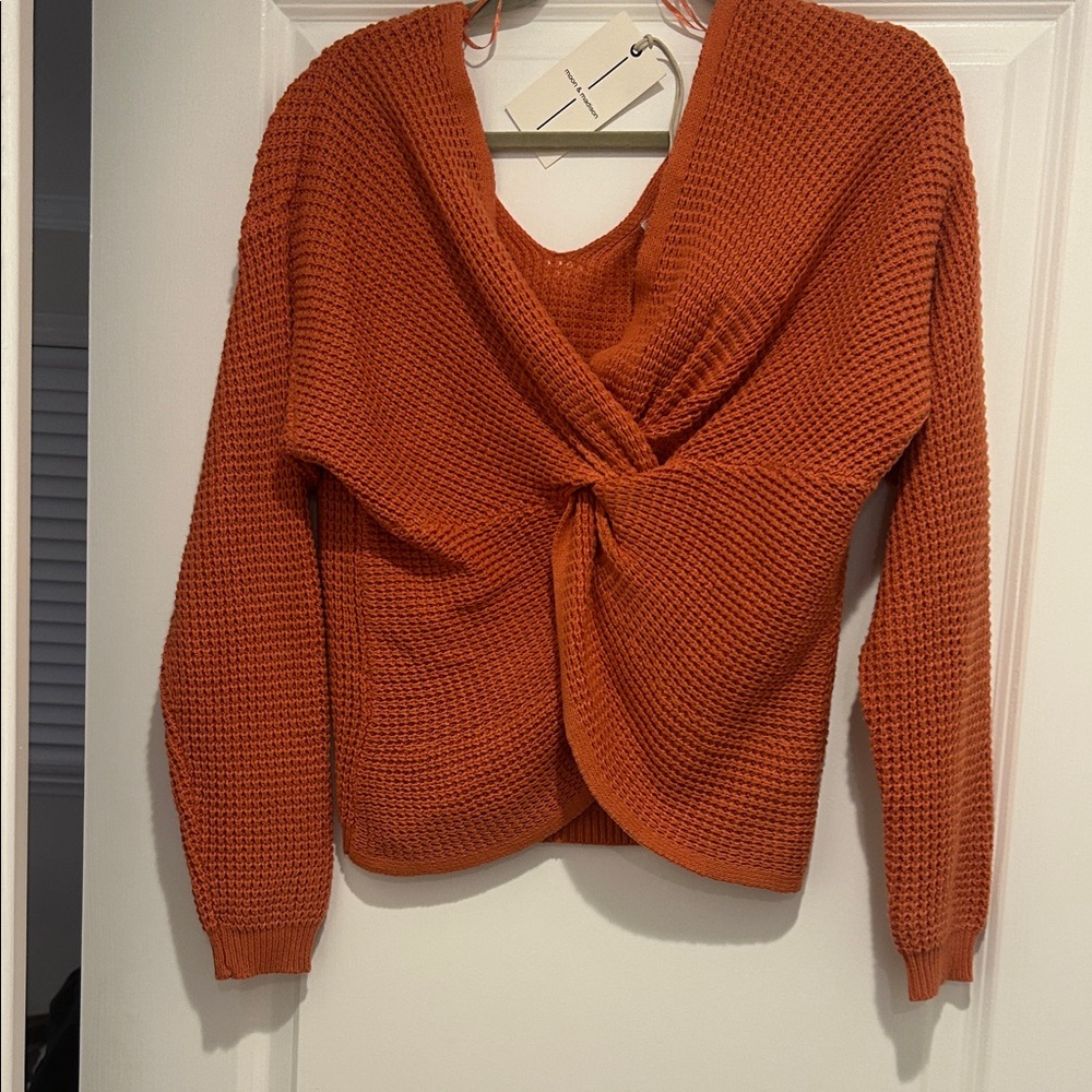 moon & madison V-Neck Sweater in Rich Orange